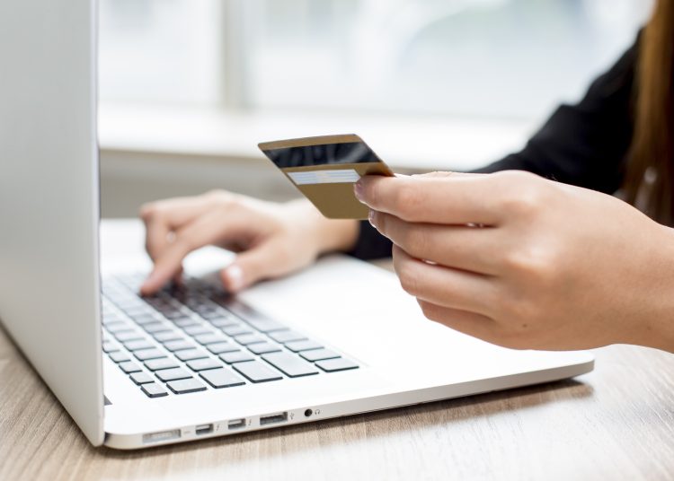 Pago con tarjeta de débito